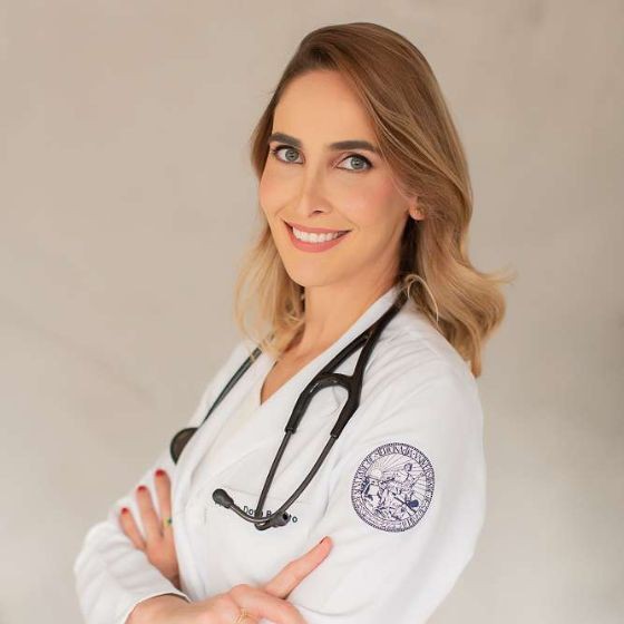 Dra. Cintia Busato, Cardiologista